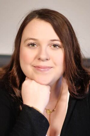 molly_jones_office_manager_chin_v2